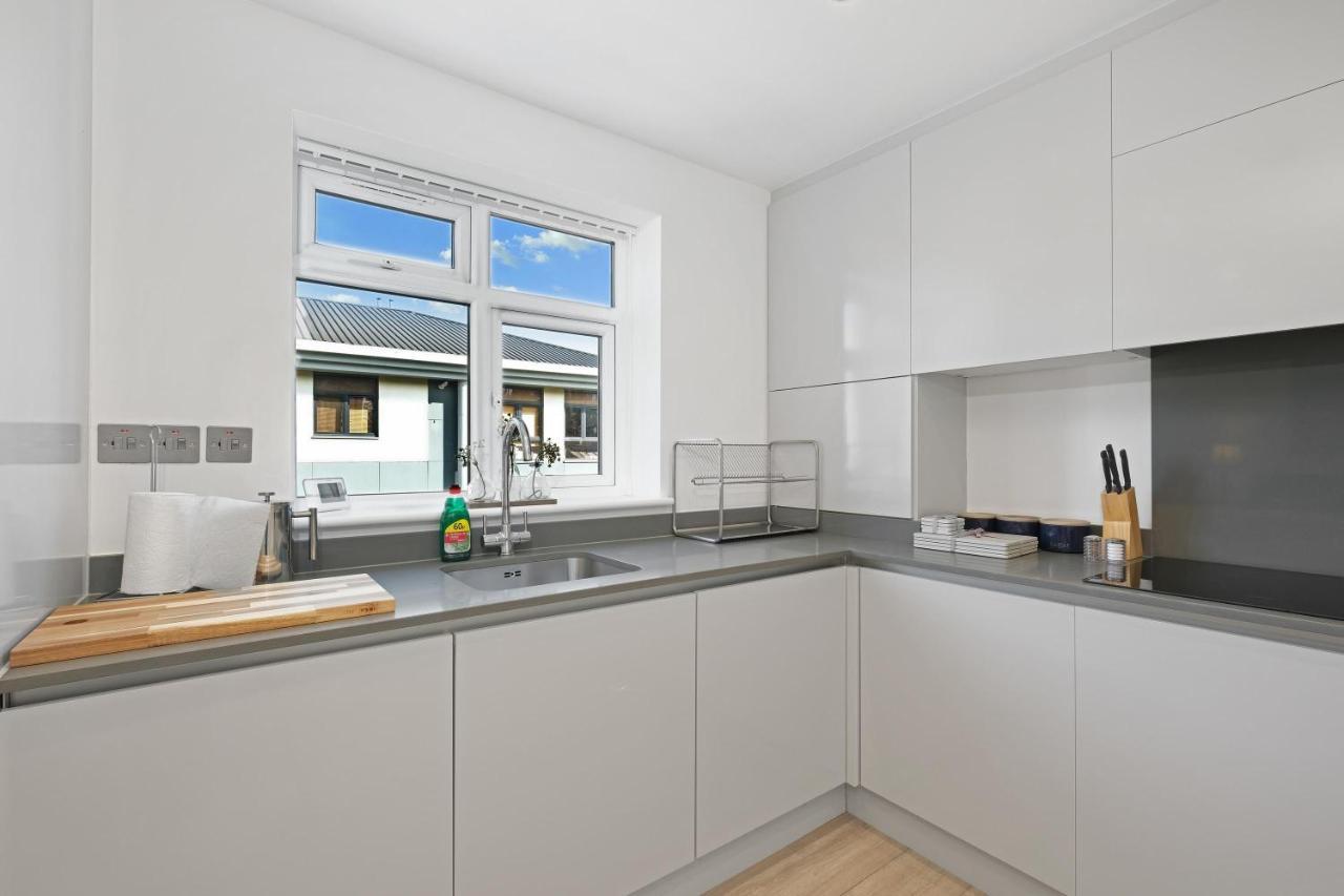 St Martins 2 Bedroom Apartments In Ruislip By 360 Stays المظهر الخارجي الصورة