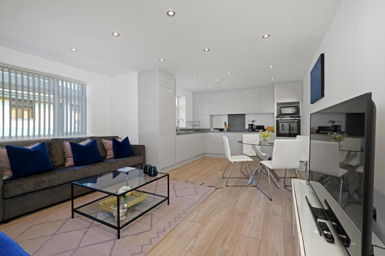 St Martins 2 Bedroom Apartments In Ruislip By 360 Stays المظهر الخارجي الصورة