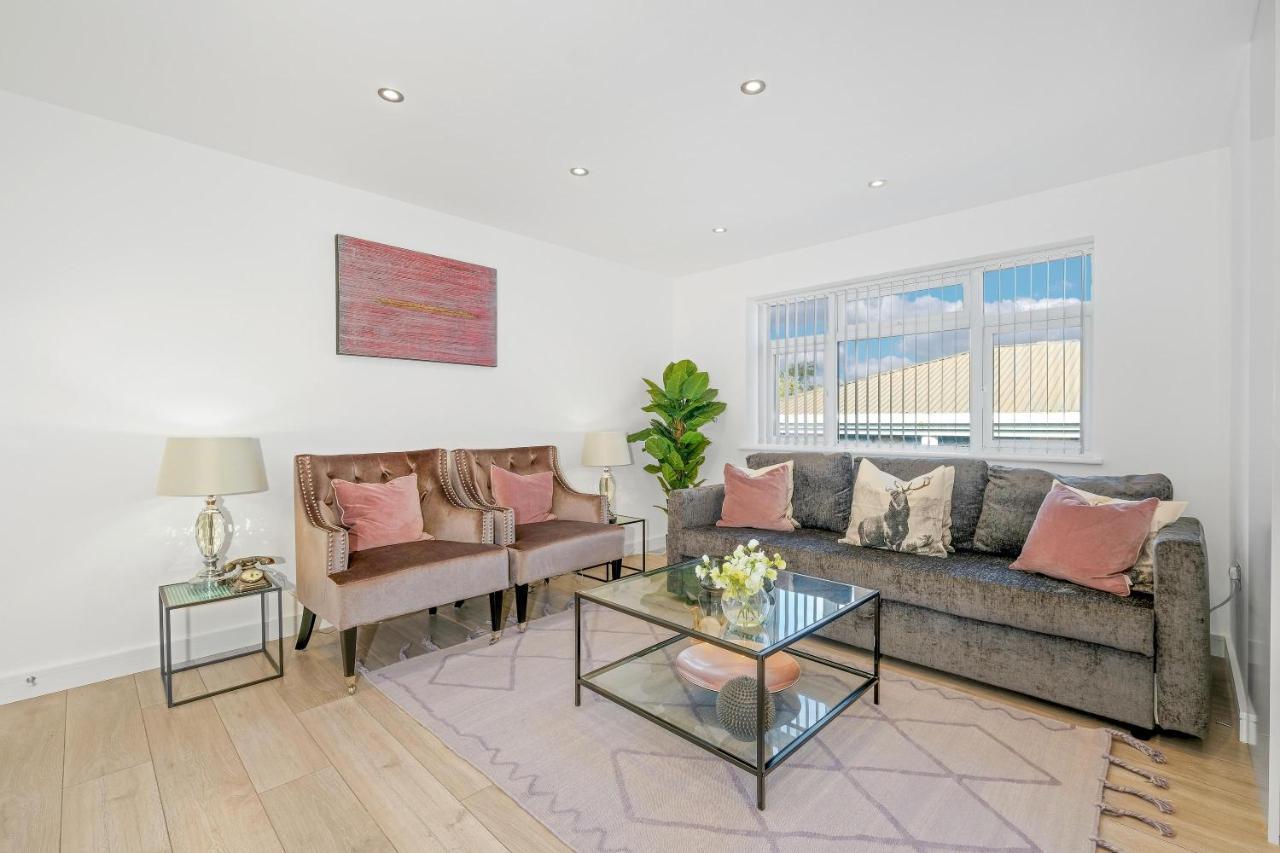 St Martins 2 Bedroom Apartments In Ruislip By 360 Stays المظهر الخارجي الصورة