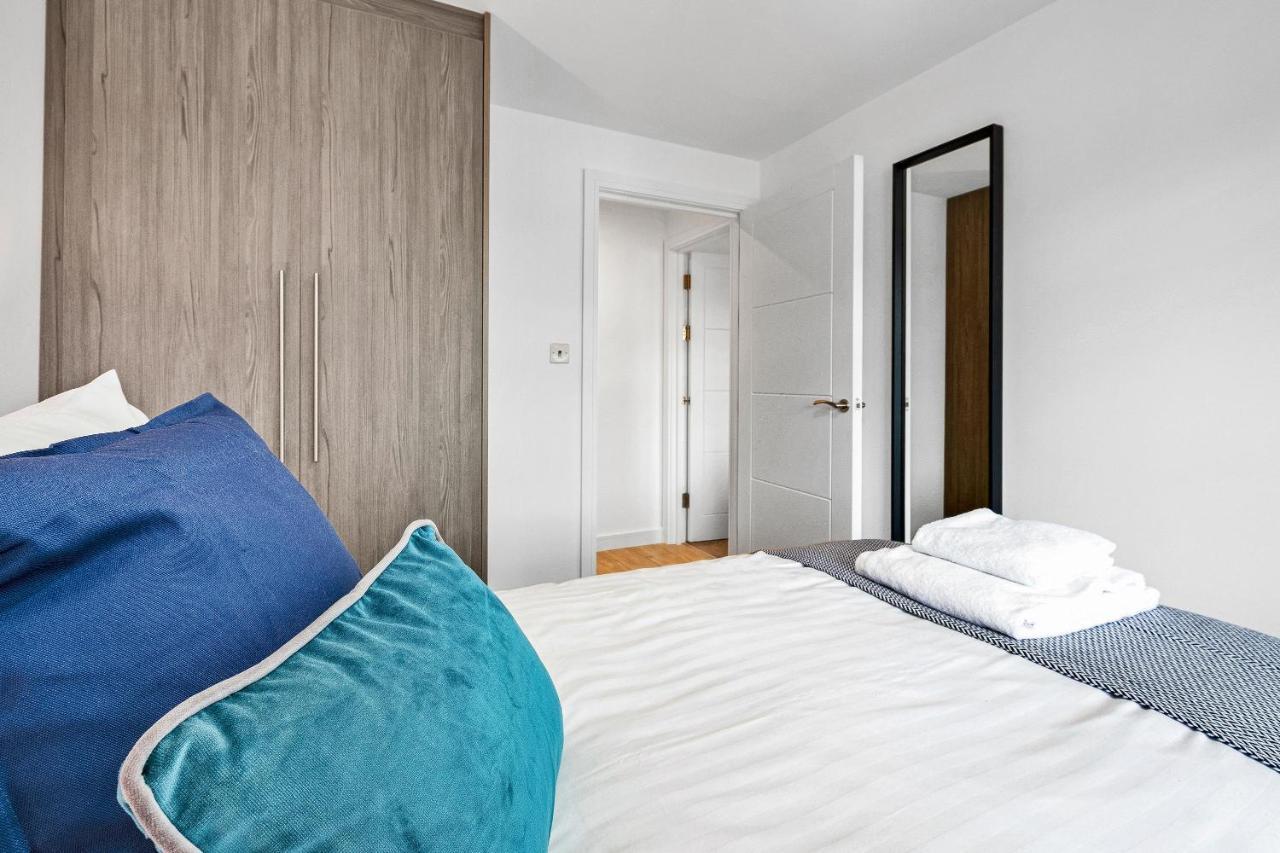 St Martins 2 Bedroom Apartments In Ruislip By 360 Stays المظهر الخارجي الصورة