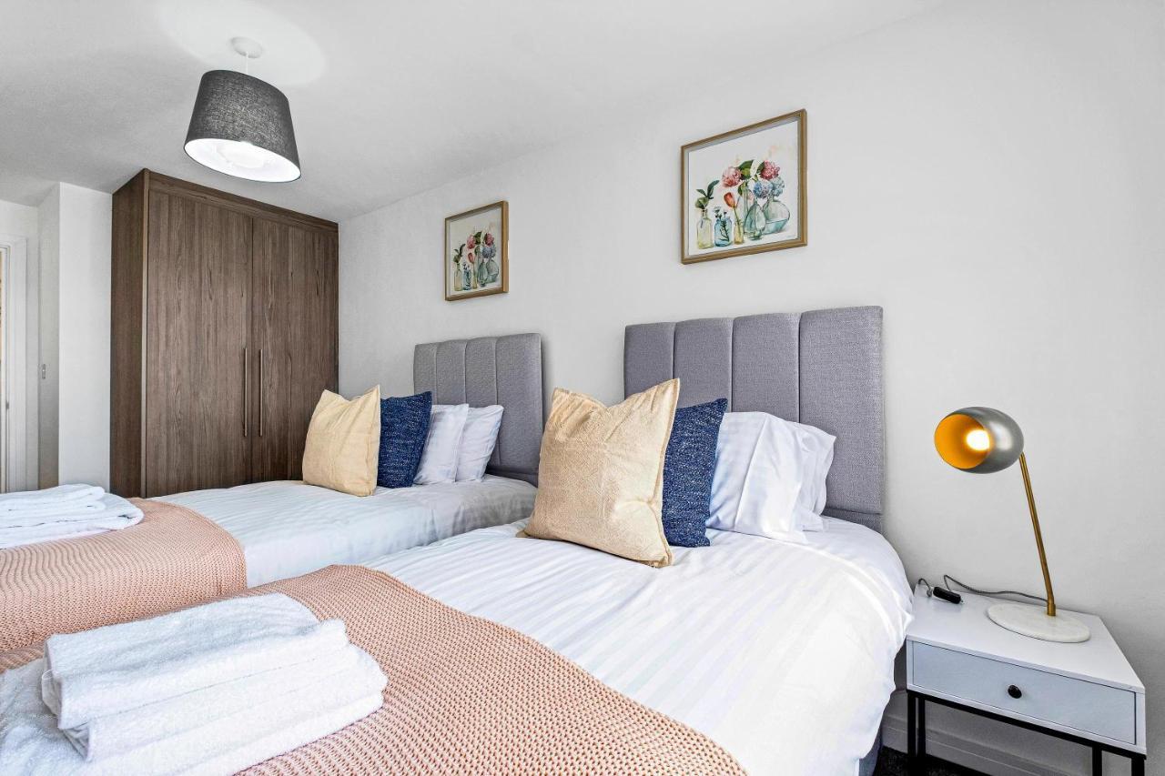 St Martins 2 Bedroom Apartments In Ruislip By 360 Stays المظهر الخارجي الصورة