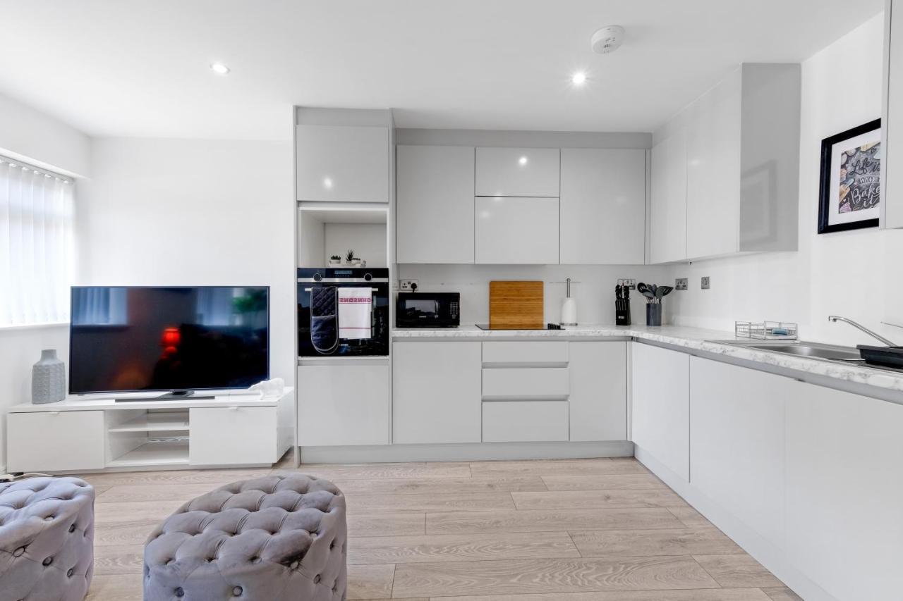 St Martins 2 Bedroom Apartments In Ruislip By 360 Stays المظهر الخارجي الصورة