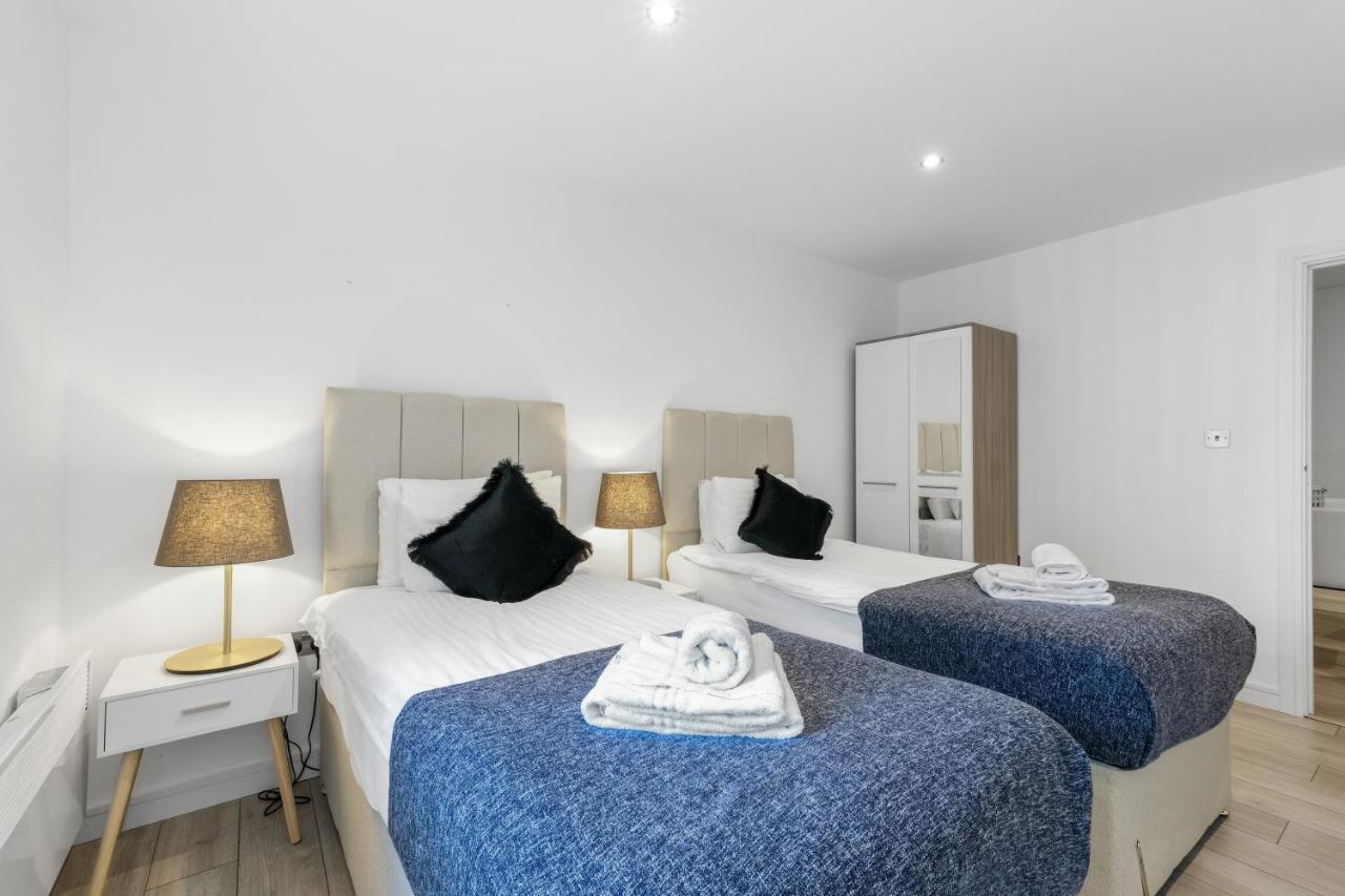 St Martins 2 Bedroom Apartments In Ruislip By 360 Stays المظهر الخارجي الصورة
