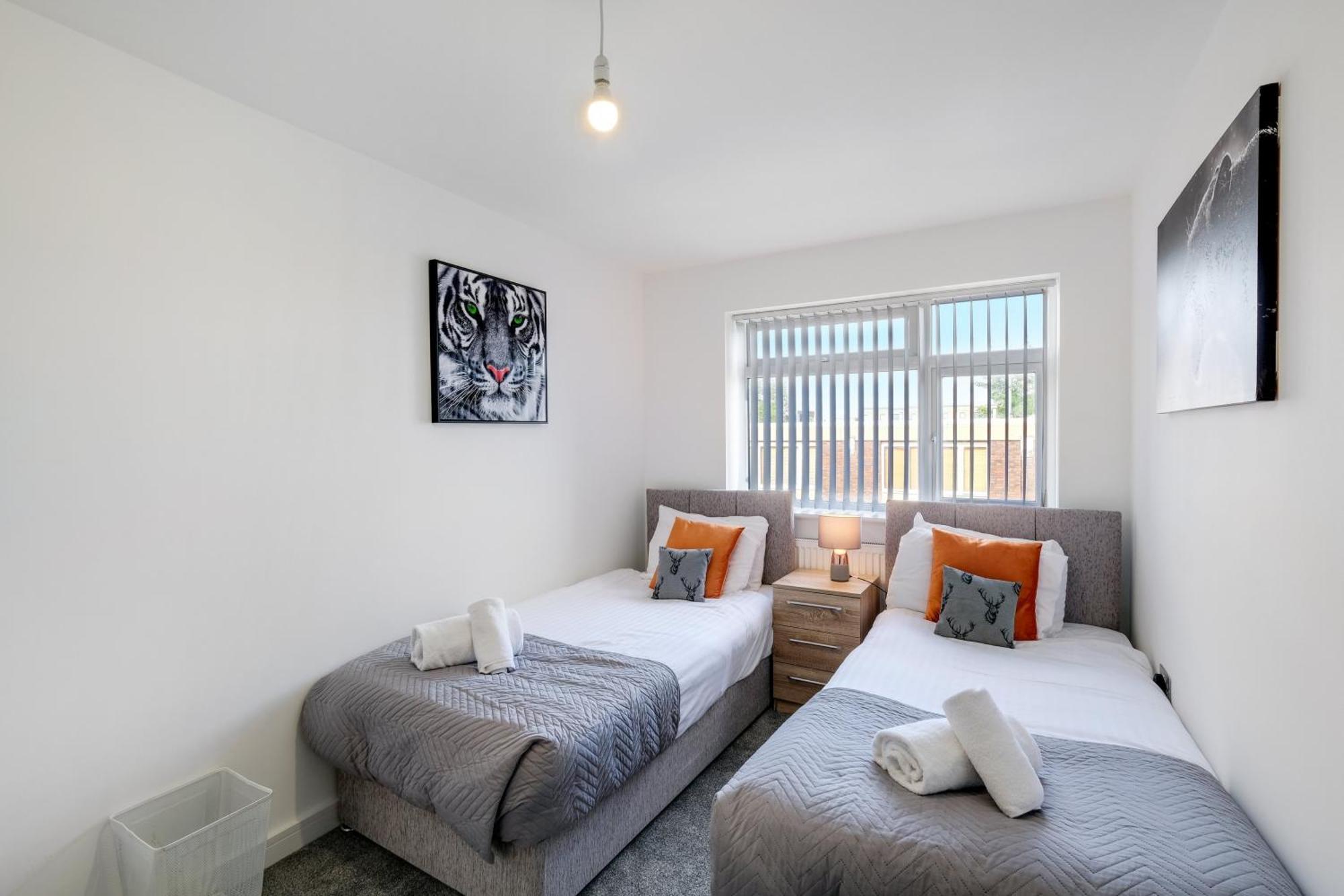 St Martins 2 Bedroom Apartments In Ruislip By 360 Stays المظهر الخارجي الصورة